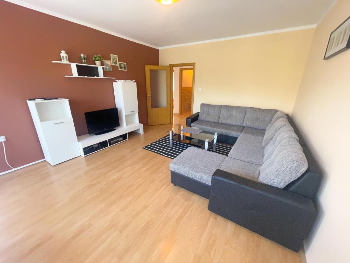 Apartmani Combaj Jadranovo Exterior foto